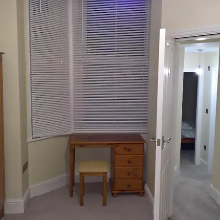13 Princess Royal Terrace Apartment *